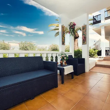 Waves Of Tranquility Apartment *